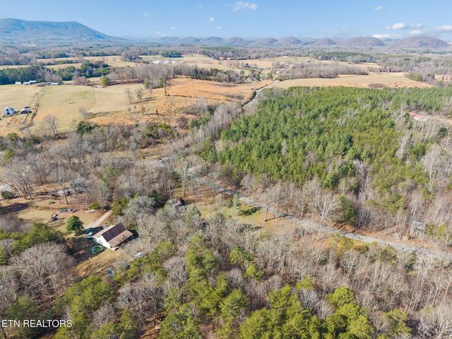 1033 Gamble Gap Rd, Tellico Plains, TN 37385