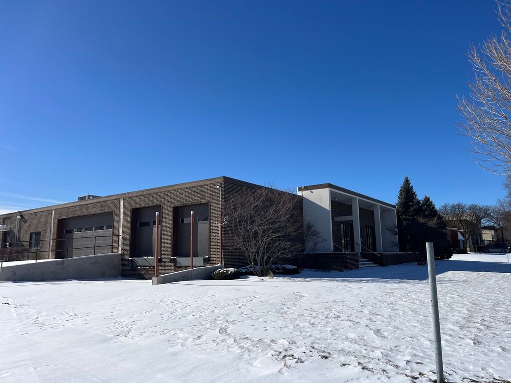 3075 Tollview Drive, Rolling Meadows, IL 60008