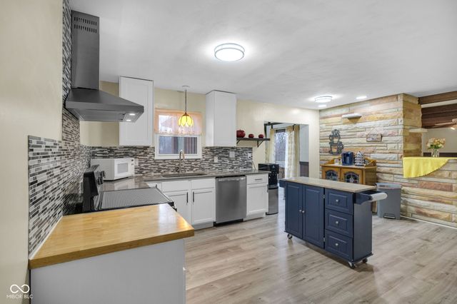 4242 Lakewood Court, Clayton, IN 46118