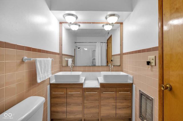 4242 Lakewood Court, Clayton, IN 46118