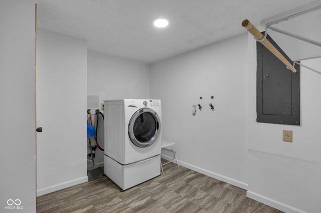 4242 Lakewood Court, Clayton, IN 46118