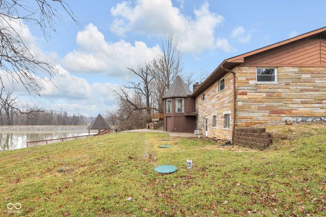 4242 Lakewood Court, Clayton, IN 46118