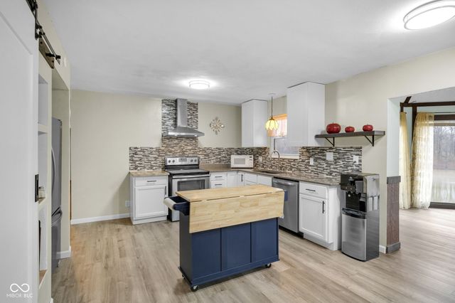 4242 Lakewood Court, Clayton, IN 46118