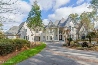 119 W Canebrake Boulevard, Hattiesburg, MS 39402