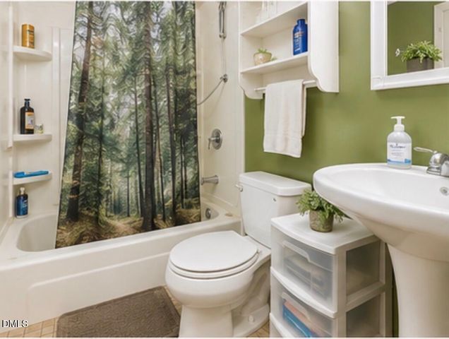 1421 Marlborough Road, Fayetteville, NC 28304