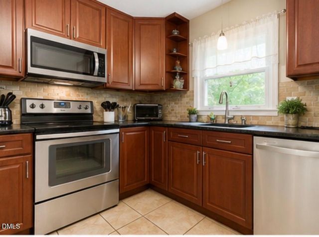 1421 Marlborough Road, Fayetteville, NC 28304