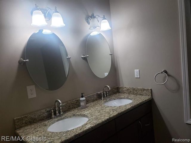 617 E 3rd Street, Royal Oak, MI 48067