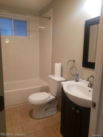 617 E 3rd Street, Royal Oak, MI 48067