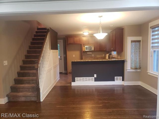 617 E 3rd Street, Royal Oak, MI 48067