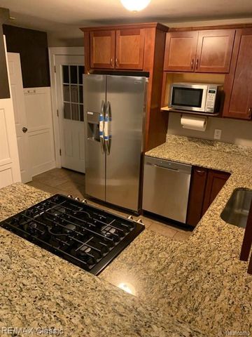 617 E 3rd Street, Royal Oak, MI 48067