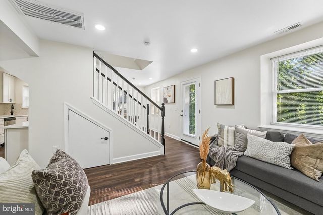2502 PARKVIEW RD, Gwynn Oak, MD 21207