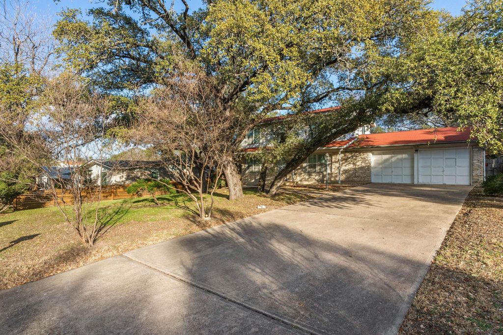 8401 Tecumseh DR, Austin, TX 78753