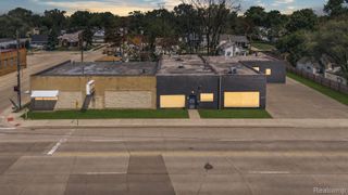 8407 E 9 Mile Road, Warren, MI 48089