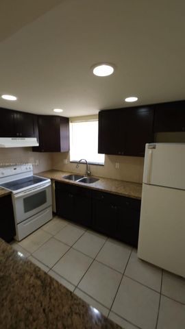 2121 NE 168th St 06, North Miami Beach, FL 33162