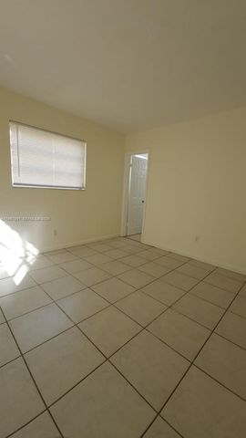 2121 NE 168th St 06, North Miami Beach, FL 33162