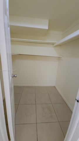 2121 NE 168th St 06, North Miami Beach, FL 33162