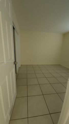 2121 NE 168th St 06, North Miami Beach, FL 33162