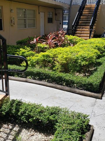 2121 NE 168th St 06, North Miami Beach, FL 33162