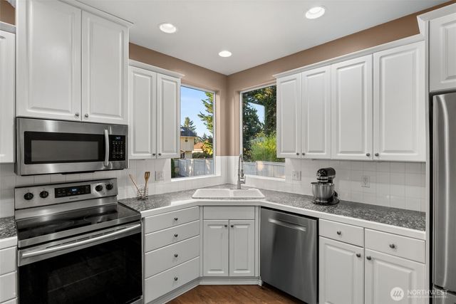 9115 Vancouver Drive NE, Lacey, WA 98516