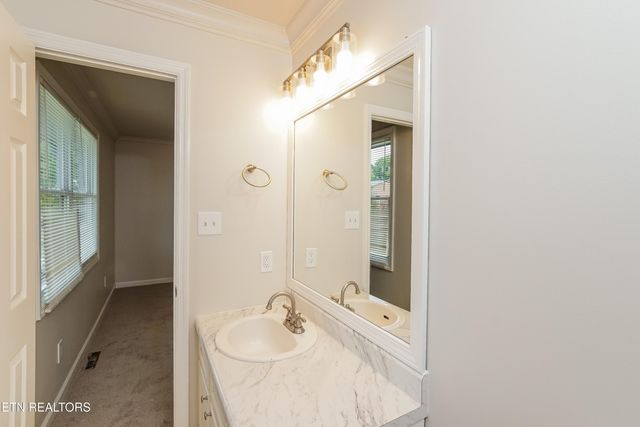 2823 Ithaca Drive, Knoxville, TN 37918