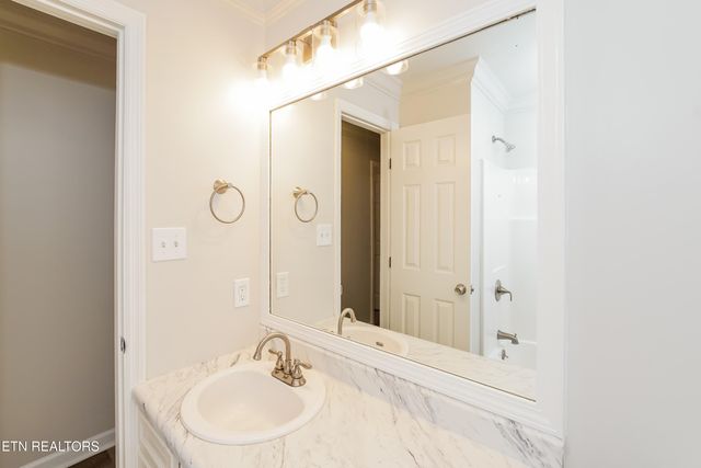 2823 Ithaca Drive, Knoxville, TN 37918