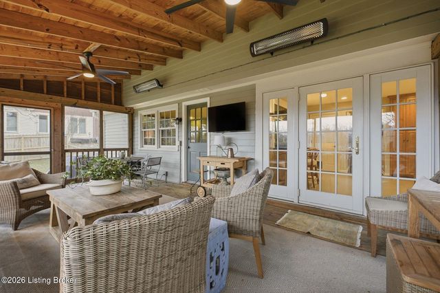 5204 Moccasin Trail, Louisville, KY 40207