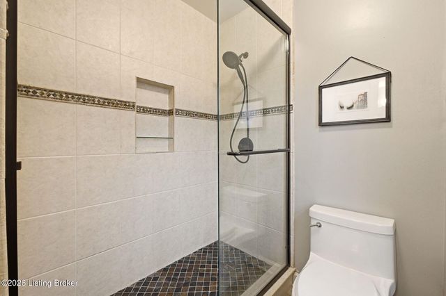 5204 Moccasin Trail, Louisville, KY 40207