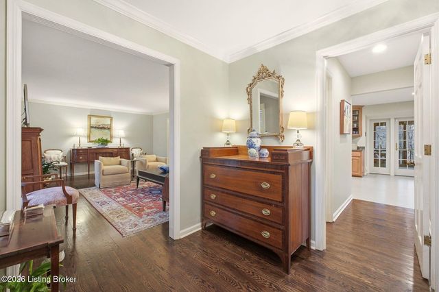 5204 Moccasin Trail, Louisville, KY 40207