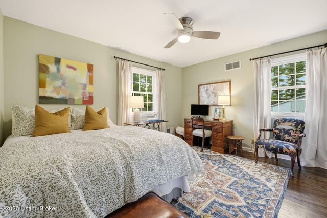 5204 Moccasin Trail, Louisville, KY 40207