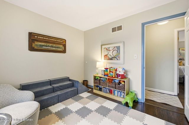 5204 Moccasin Trail, Louisville, KY 40207