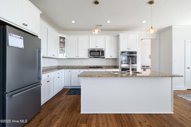 300 Farmstead Loop, Moyock, NC 27958