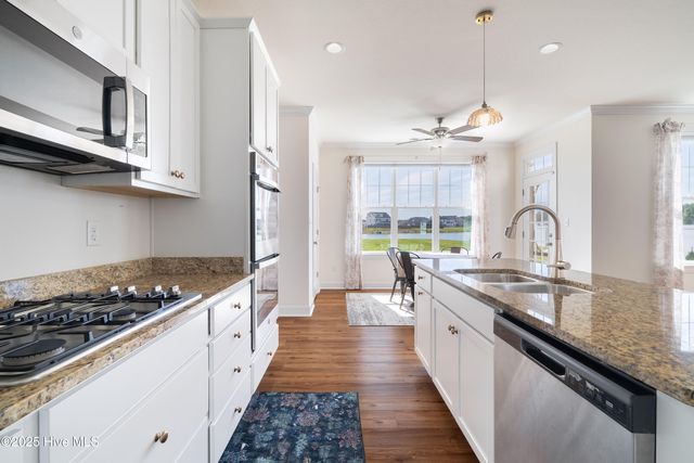 300 Farmstead Loop, Moyock, NC 27958