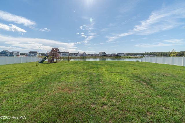 300 Farmstead Loop, Moyock, NC 27958