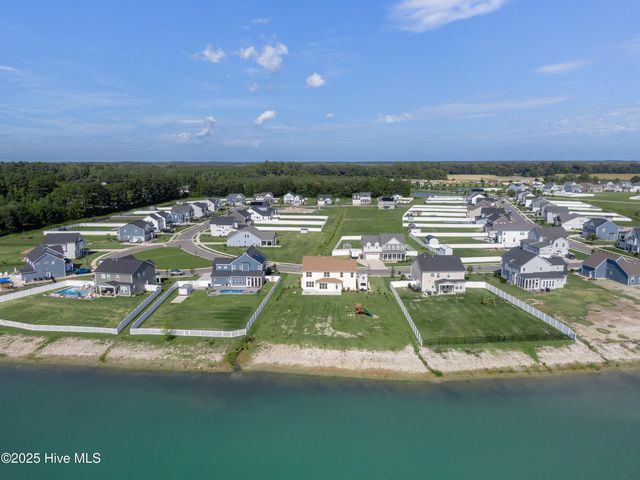 300 Farmstead Loop, Moyock, NC 27958