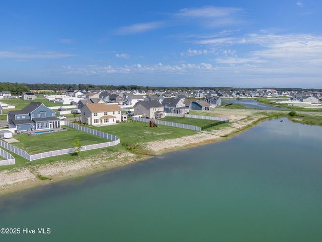 300 Farmstead Loop, Moyock, NC 27958