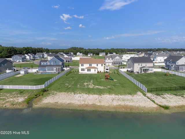 300 Farmstead Loop, Moyock, NC 27958