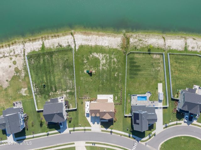 300 Farmstead Loop, Moyock, NC 27958