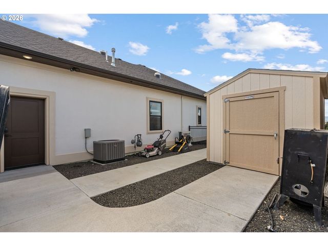 2106 Sw TAHOE Ave, Pendleton, OR 97801