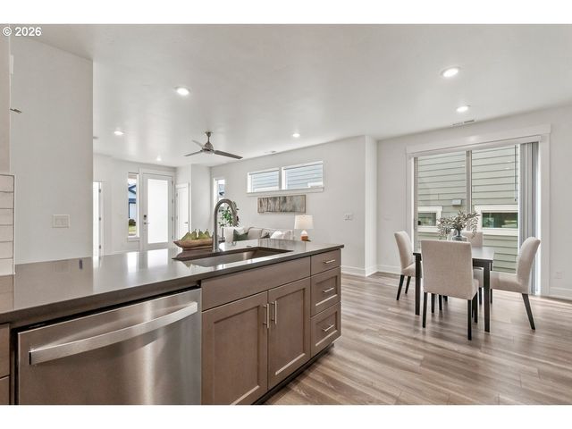 5727 Se 79TH Ave, Hillsboro, OR 97123