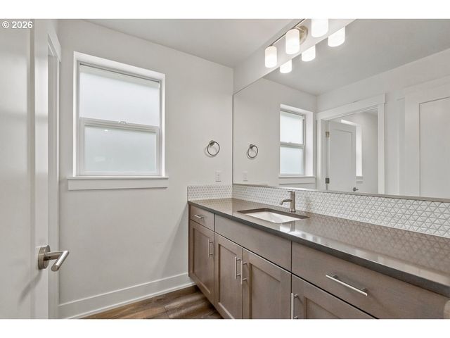 5727 Se 79TH Ave, Hillsboro, OR 97123