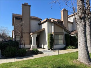 537 S College, Claremont, CA 91711