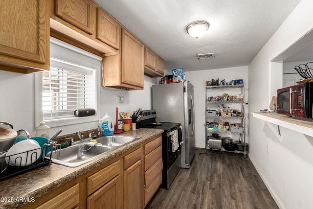 6520 S 28TH Street, Phoenix, AZ 85042