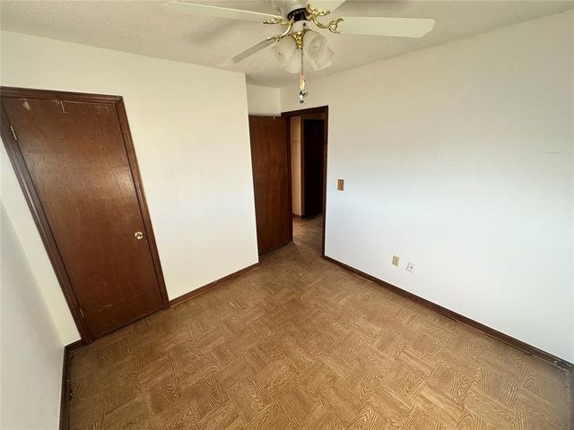 1304 Kings Court Circle, Moore, OK 73160