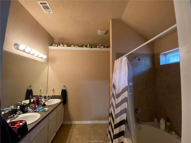 4342 Spring Garden Dr, College Station, TX 77845