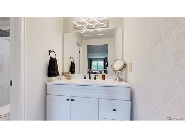 4887 S Field Way, Littleton, CO 80123