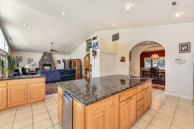 24200 Golden Ridge Dr, Volcano, CA 95689
