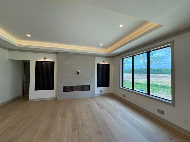 13999 Arthur Court, Washington Twp, MI 48094