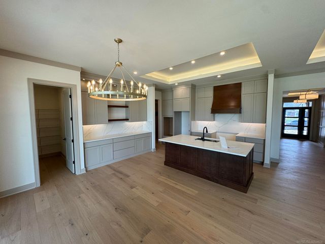 13999 Arthur Court, Washington Twp, MI 48094