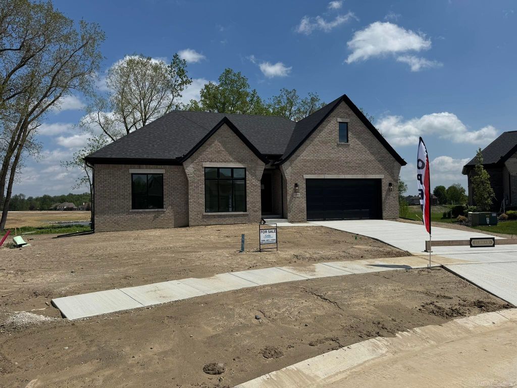 13999 Arthur Court, Washington Twp, MI 48094