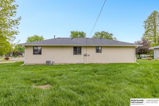 2250 Sunrise Drive, Blair, NE 68008